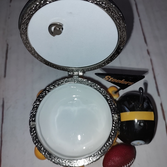 Steelers Bradford exchange ladybug music box - Picture 10 of 12